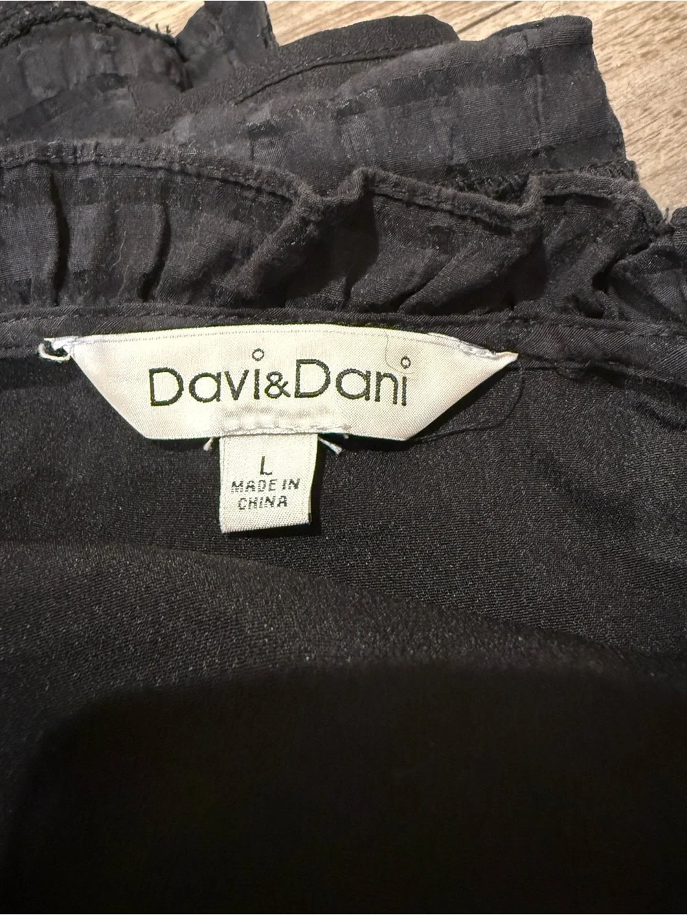 Davi & Dani Black Textured Ruffle Sleeve Midi Dress • Size Large